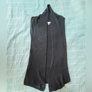 Sleeveless cardigan